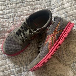 Gray Pink Reebok Tennis Shoes